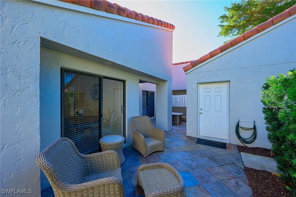 833 Reef Point Circle Naples FL 34108