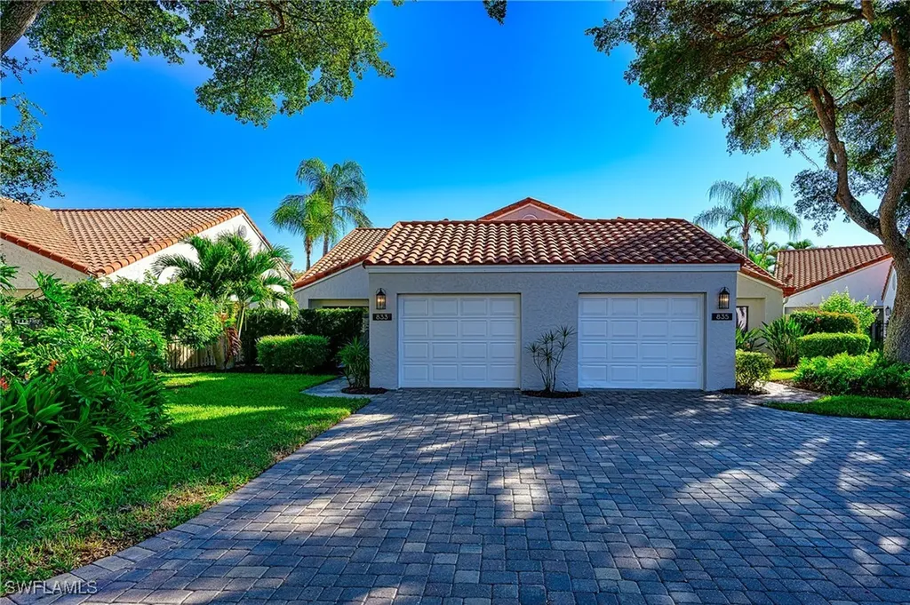 833 Reef Point Circle Naples FL 34108
