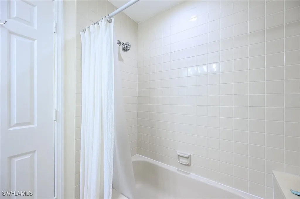 833 Reef Point Circle Naples FL 34108