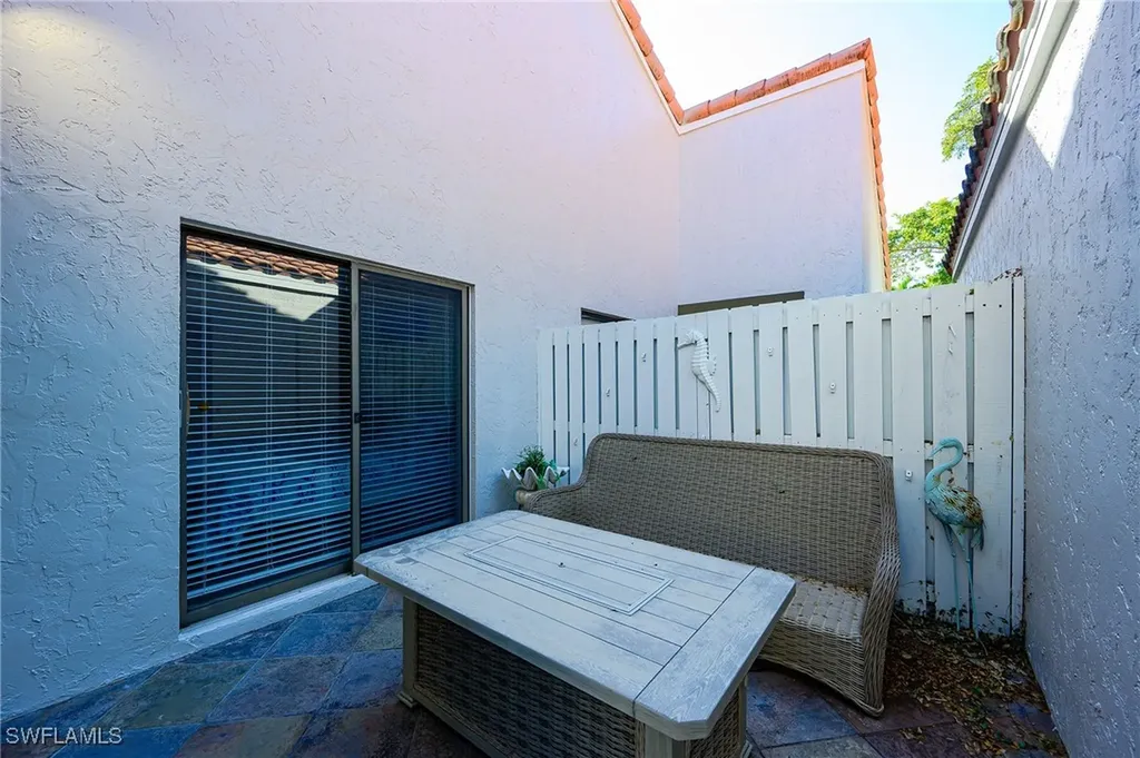 833 Reef Point Circle Naples FL 34108