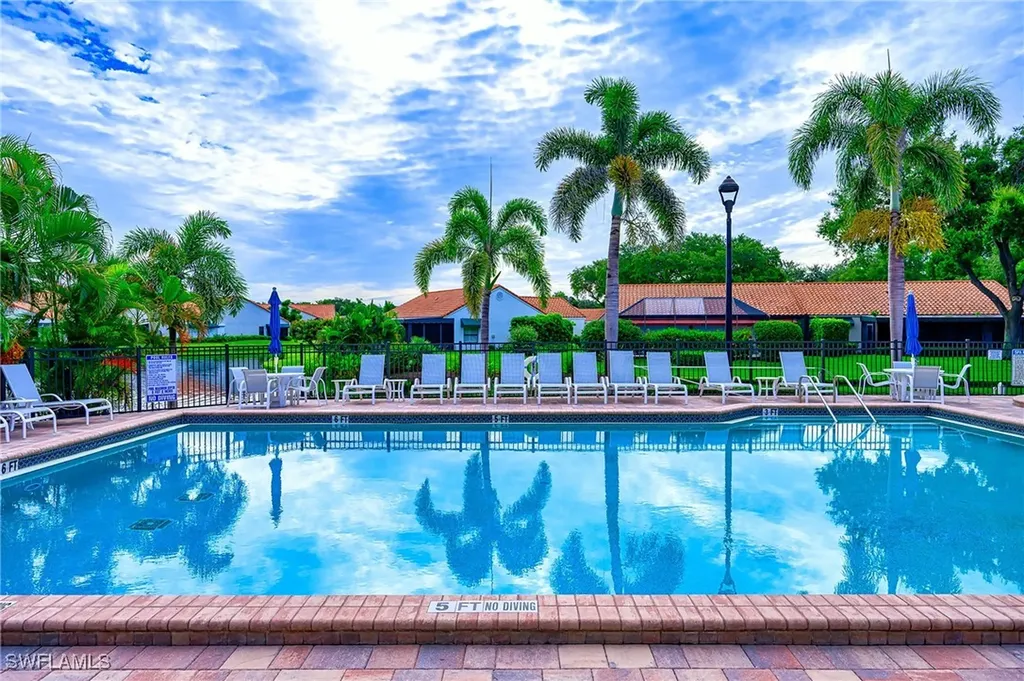833 Reef Point Circle Naples FL 34108
