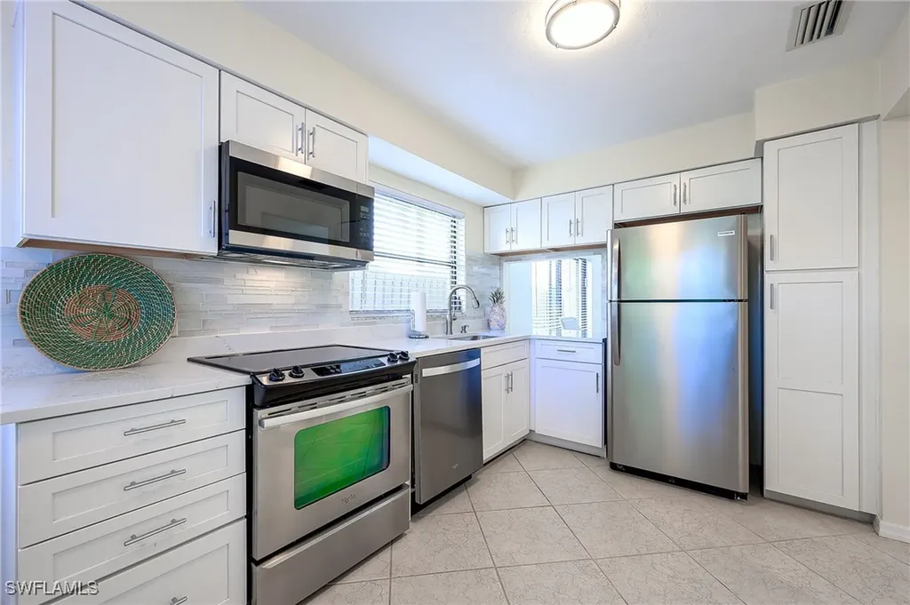 833 Reef Point Circle Naples FL 34108