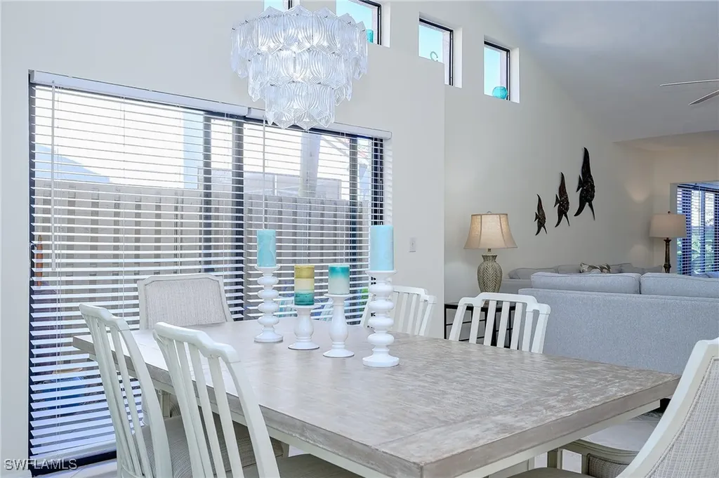833 Reef Point Circle Naples FL 34108
