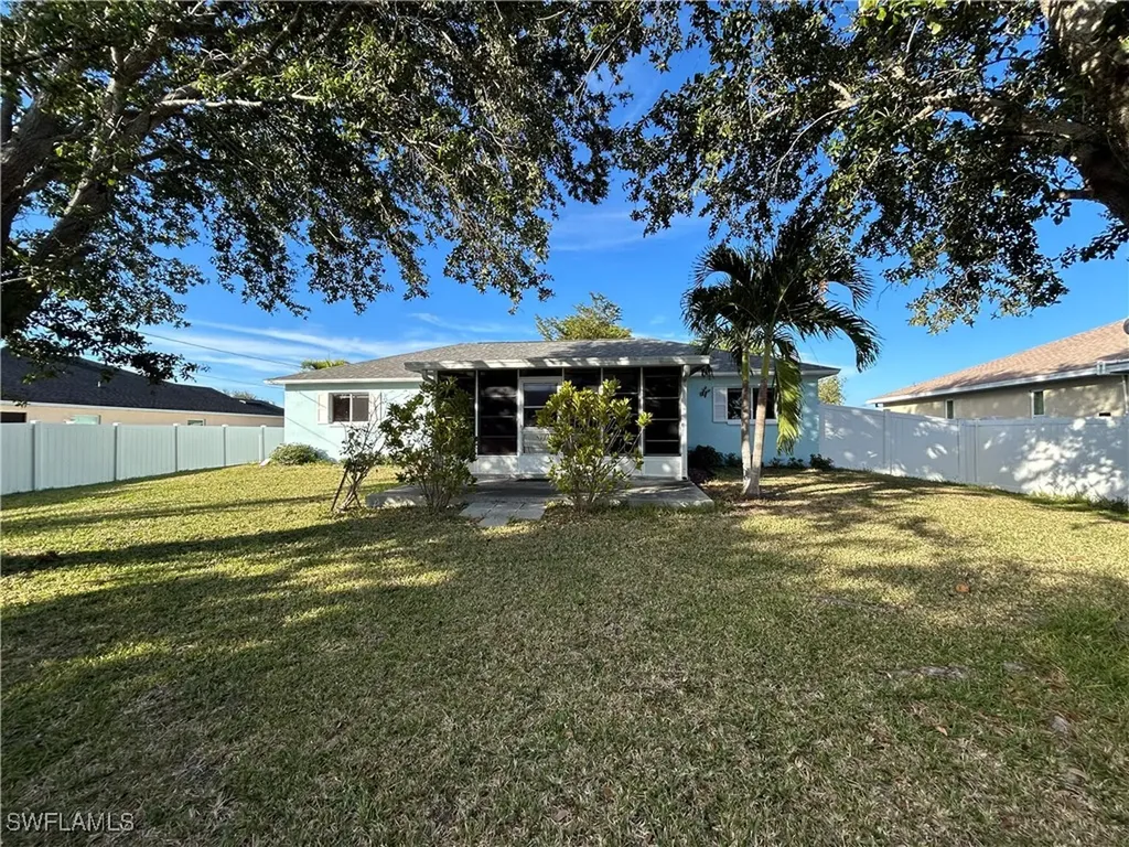 26 SW 19th Lane Cape Coral FL 33991