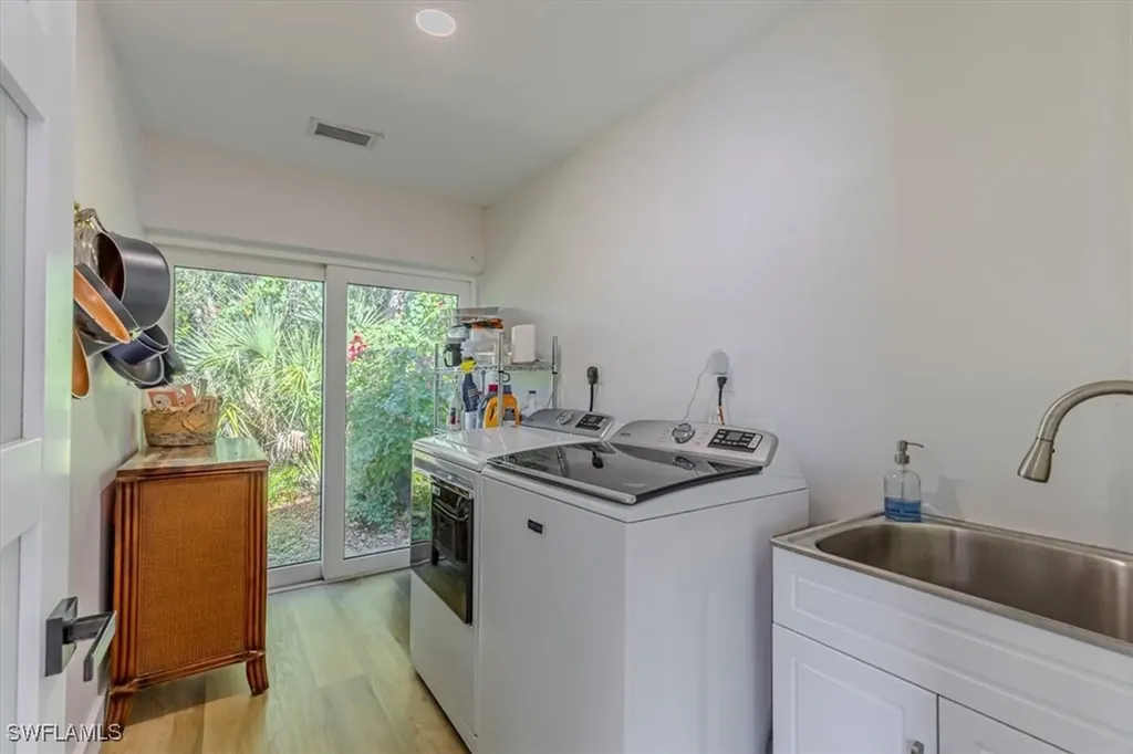 4310 Mcgregor Boulevard Fort Myers FL 33901