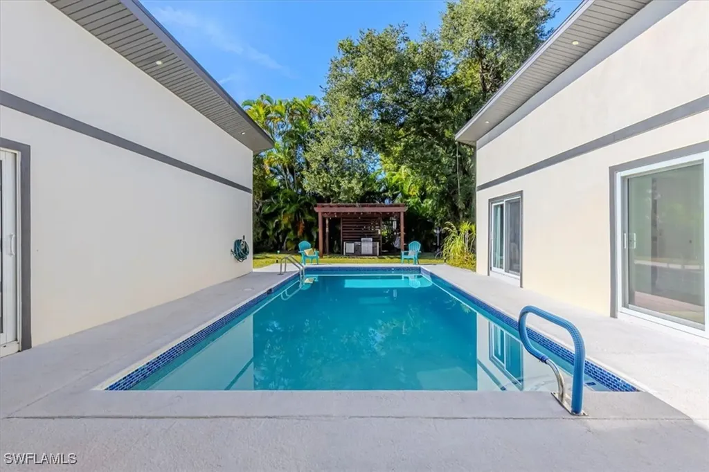 4310 Mcgregor Boulevard Fort Myers FL 33901