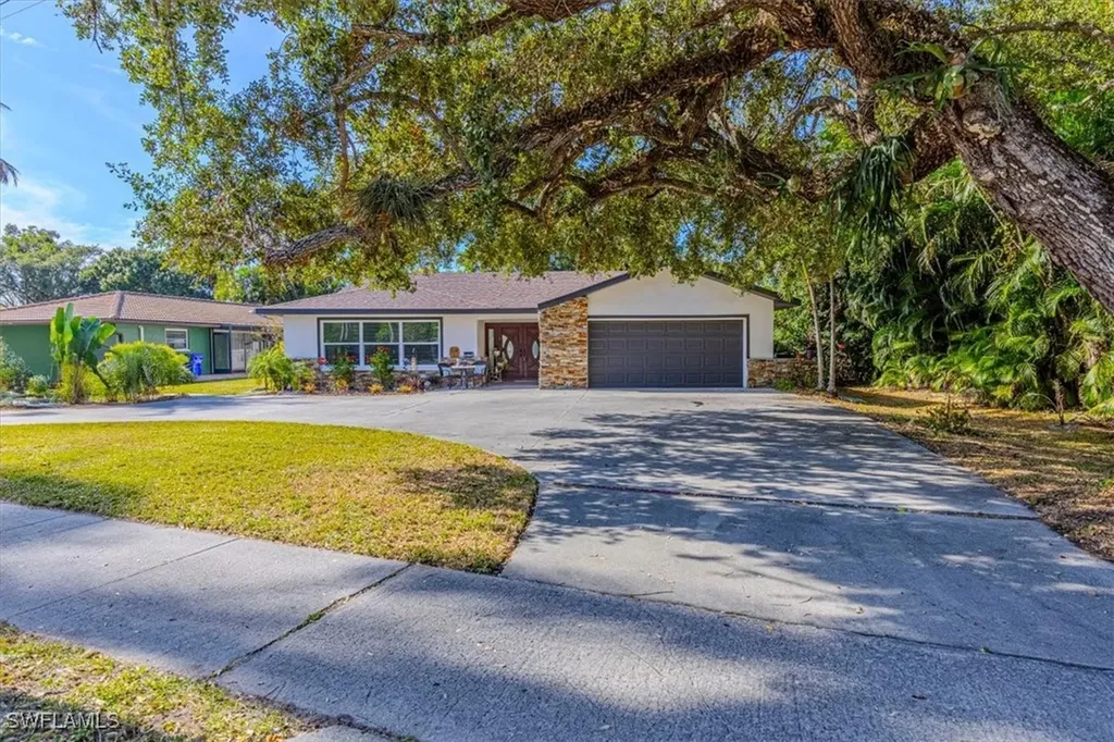 4310 Mcgregor Boulevard Fort Myers FL 33901