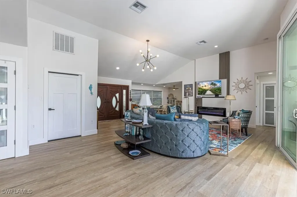 4310 Mcgregor Boulevard Fort Myers FL 33901