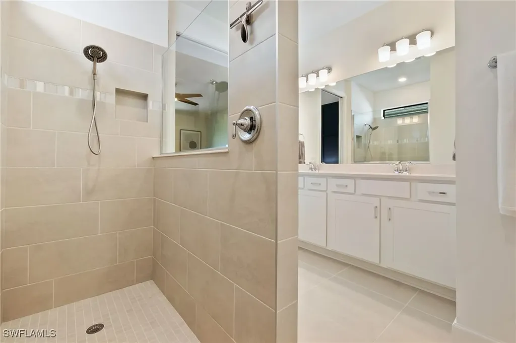 10494 Ventana Lane Naples FL 34120
