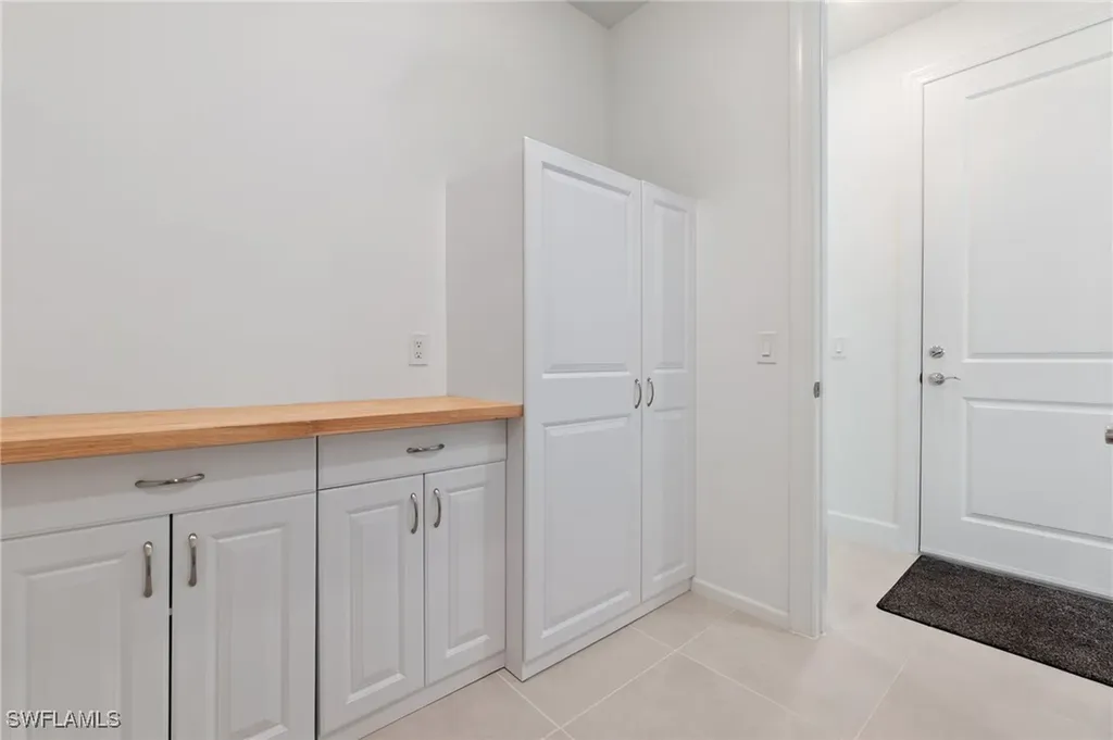 10494 Ventana Lane Naples FL 34120