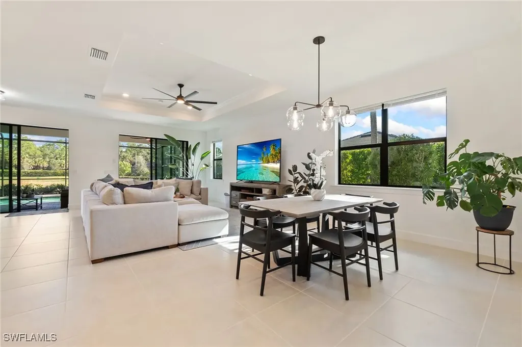 10494 Ventana Lane Naples FL 34120