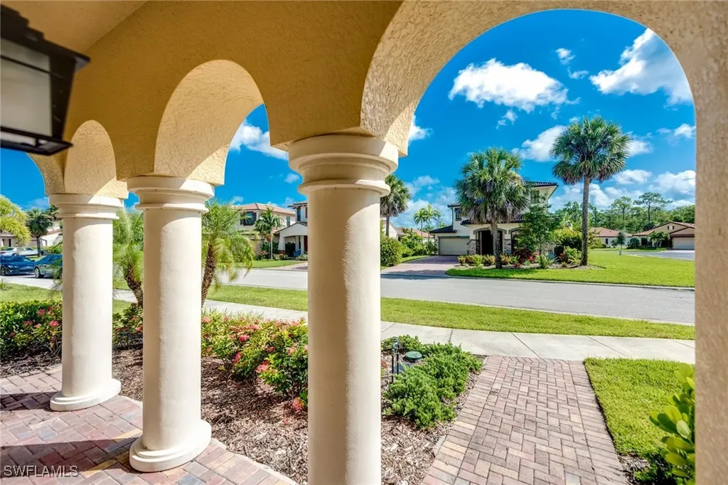 1308 Kendari Terrace Naples FL 34113