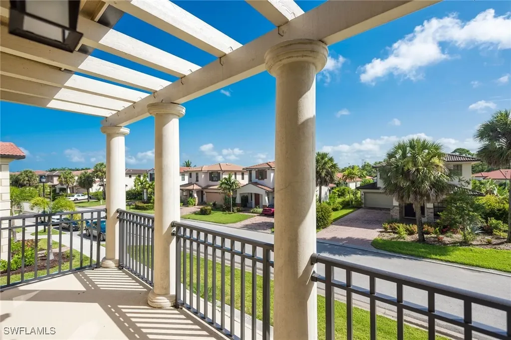 1308 Kendari Terrace Naples FL 34113