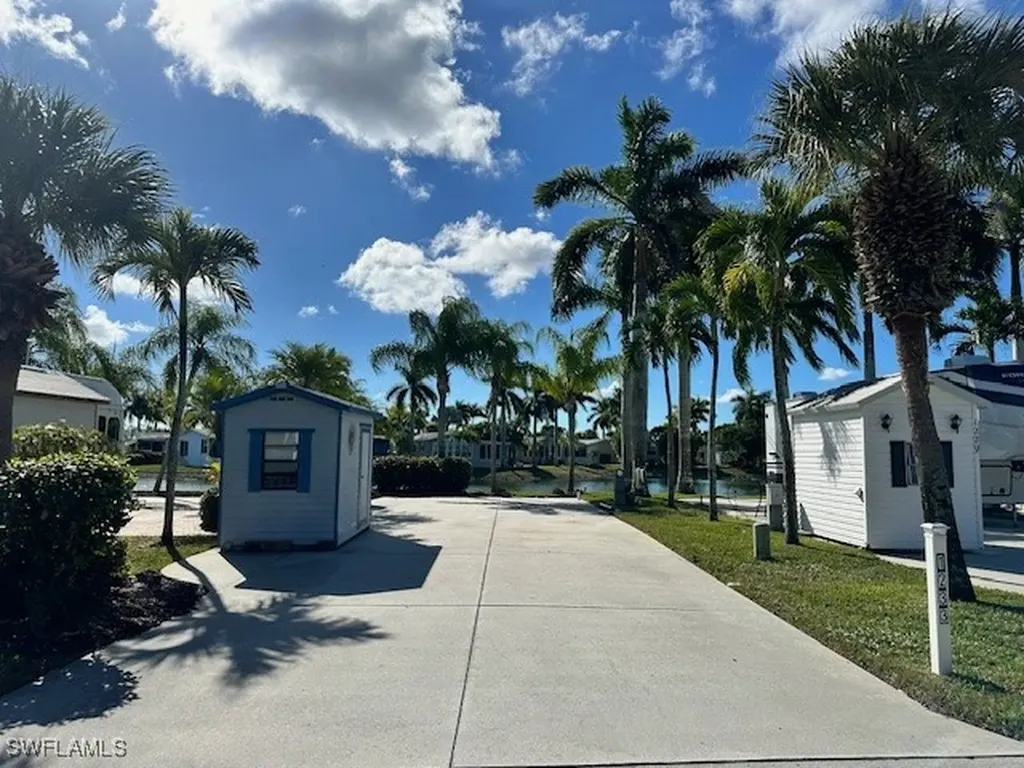 1233 Diamond Lake Circle Naples FL 34114
