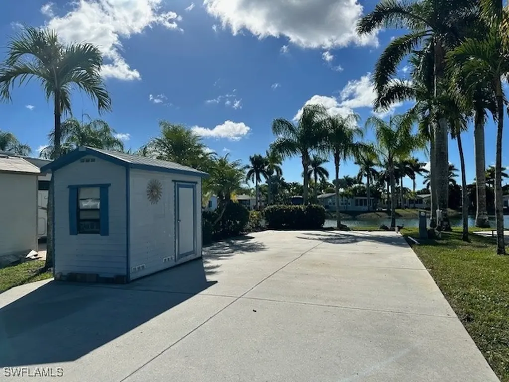 1233 Diamond Lake Circle Naples FL 34114