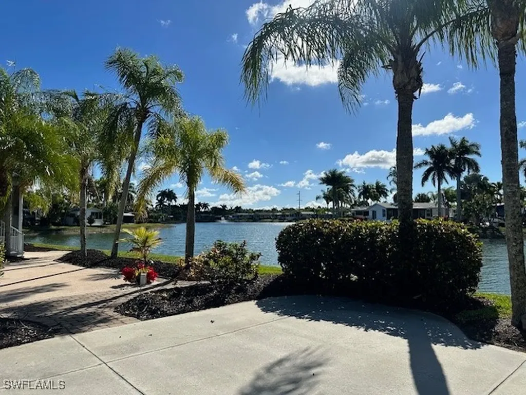 1233 Diamond Lake Circle Naples FL 34114