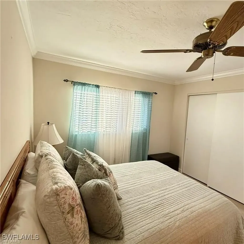 57 High Point Circle W Naples FL 34103