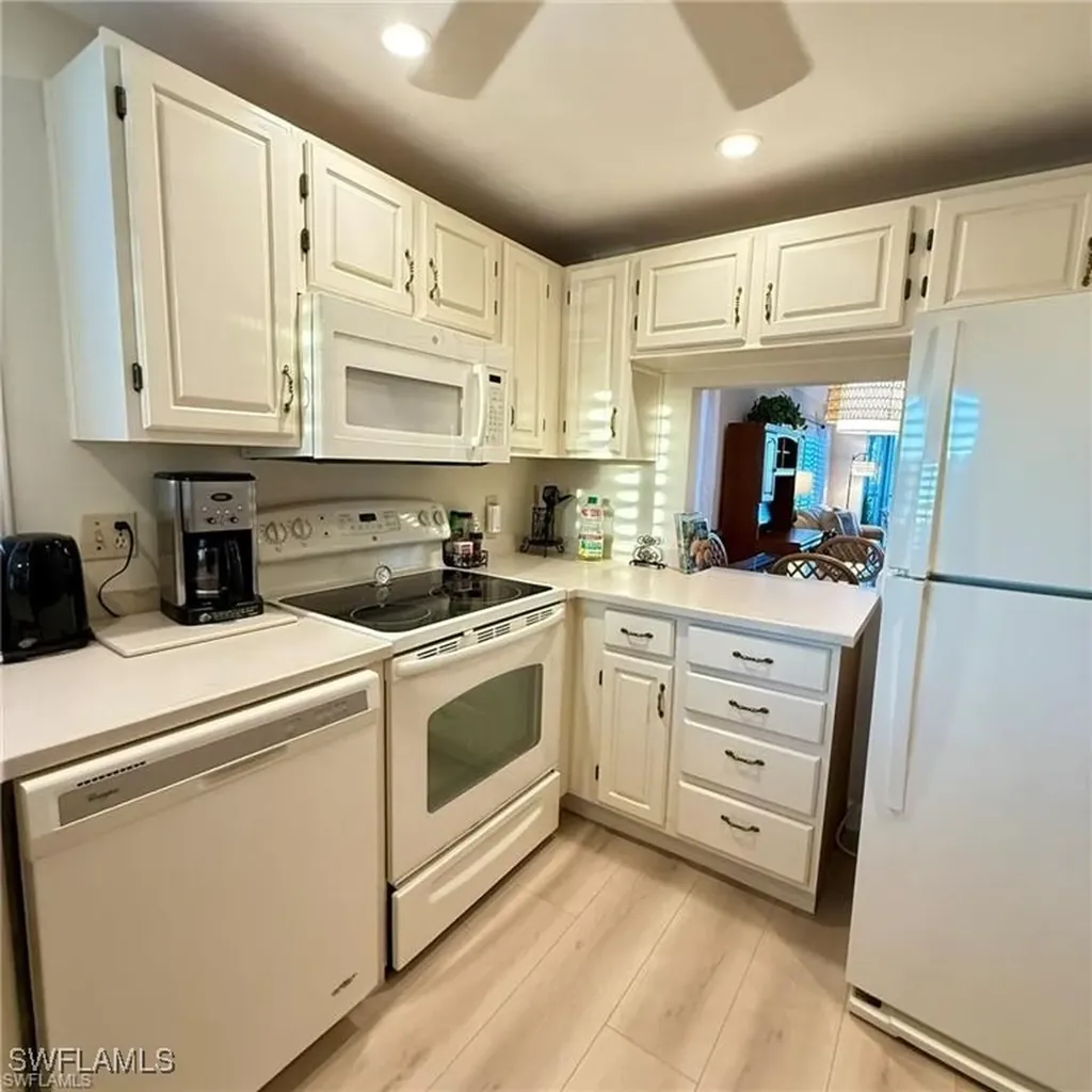 57 High Point Circle W Naples FL 34103