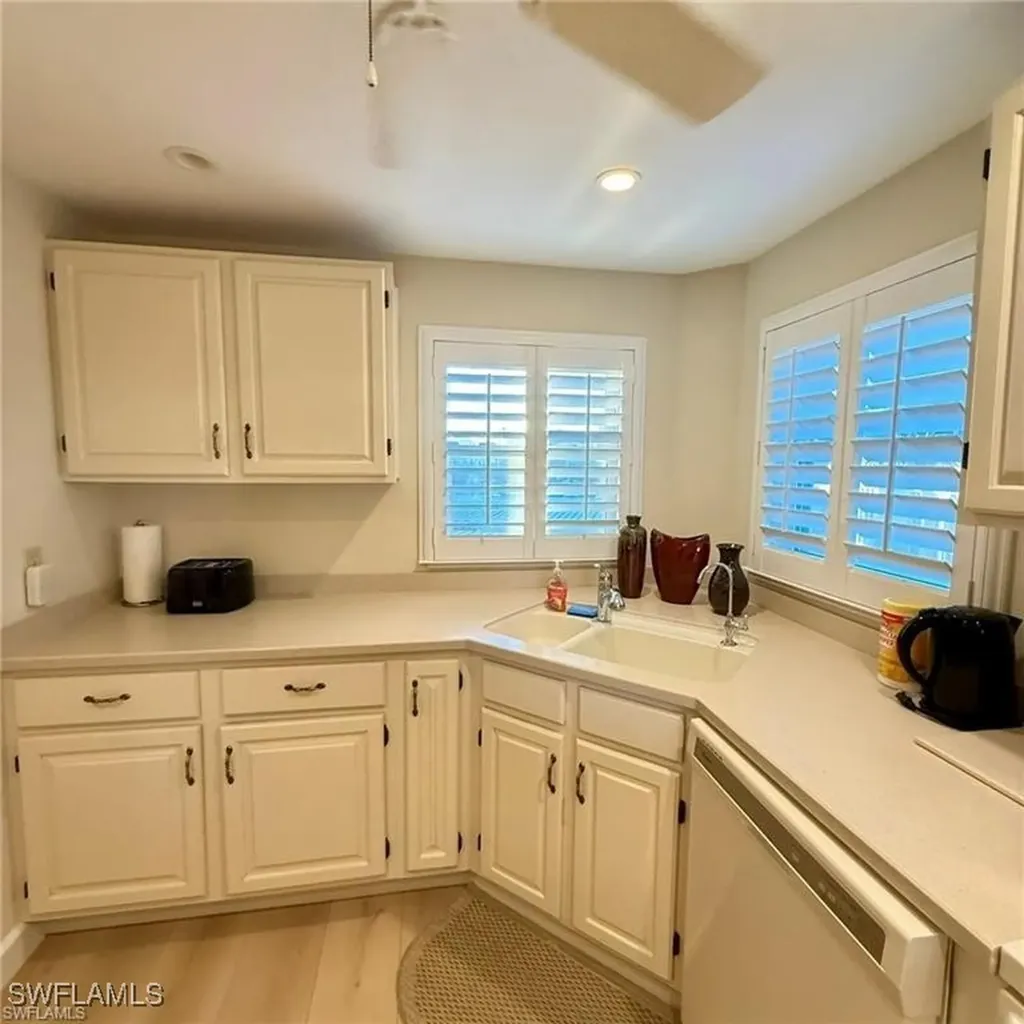 57 High Point Circle W Naples FL 34103