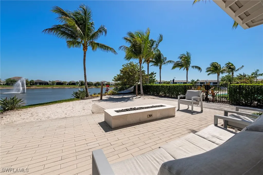 8897 Redonda Drive Naples FL 34114