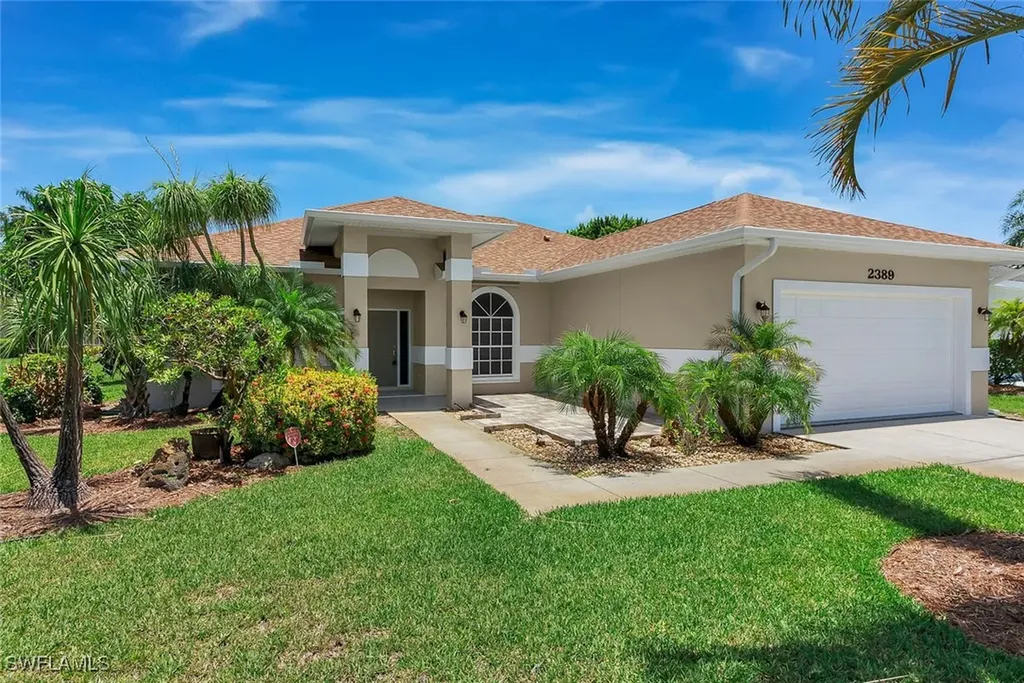 2389 Piccadilly Circus Naples FL 34112