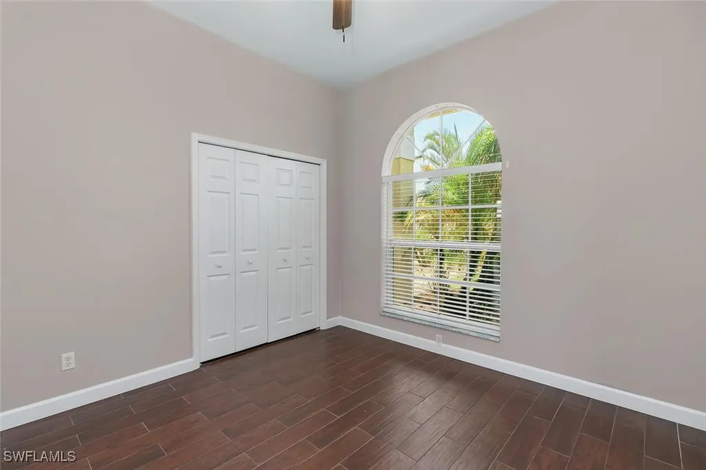 2389 Piccadilly Circus Naples FL 34112