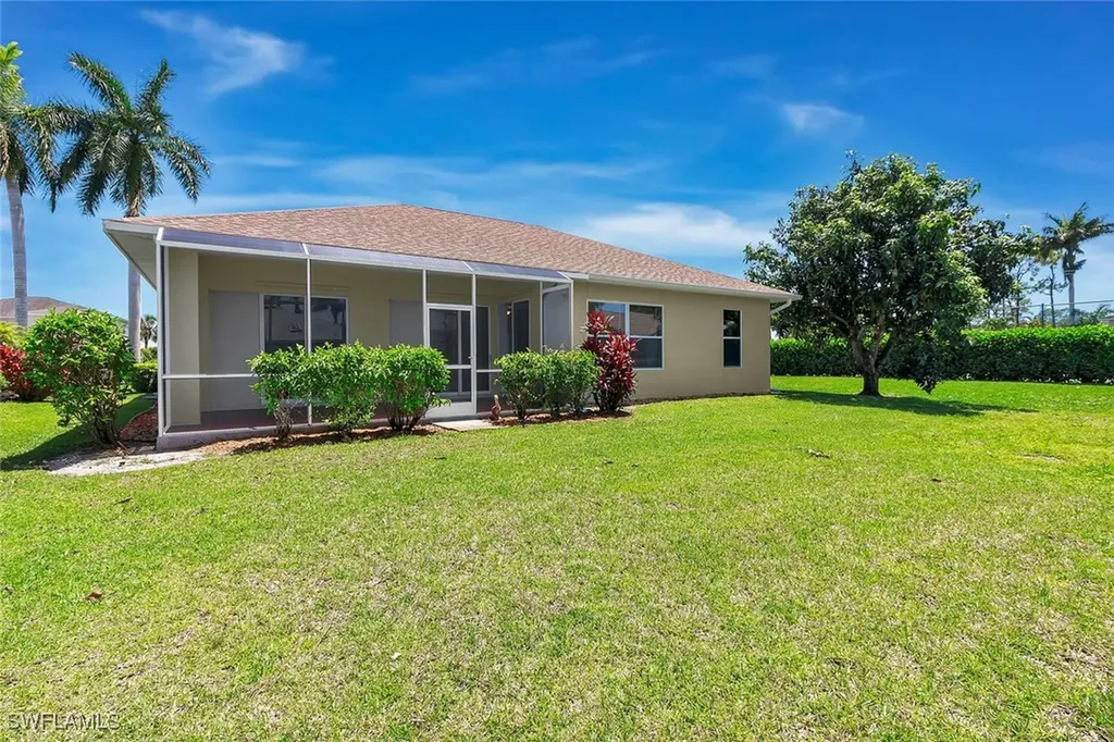 2389 Piccadilly Circus Naples FL 34112
