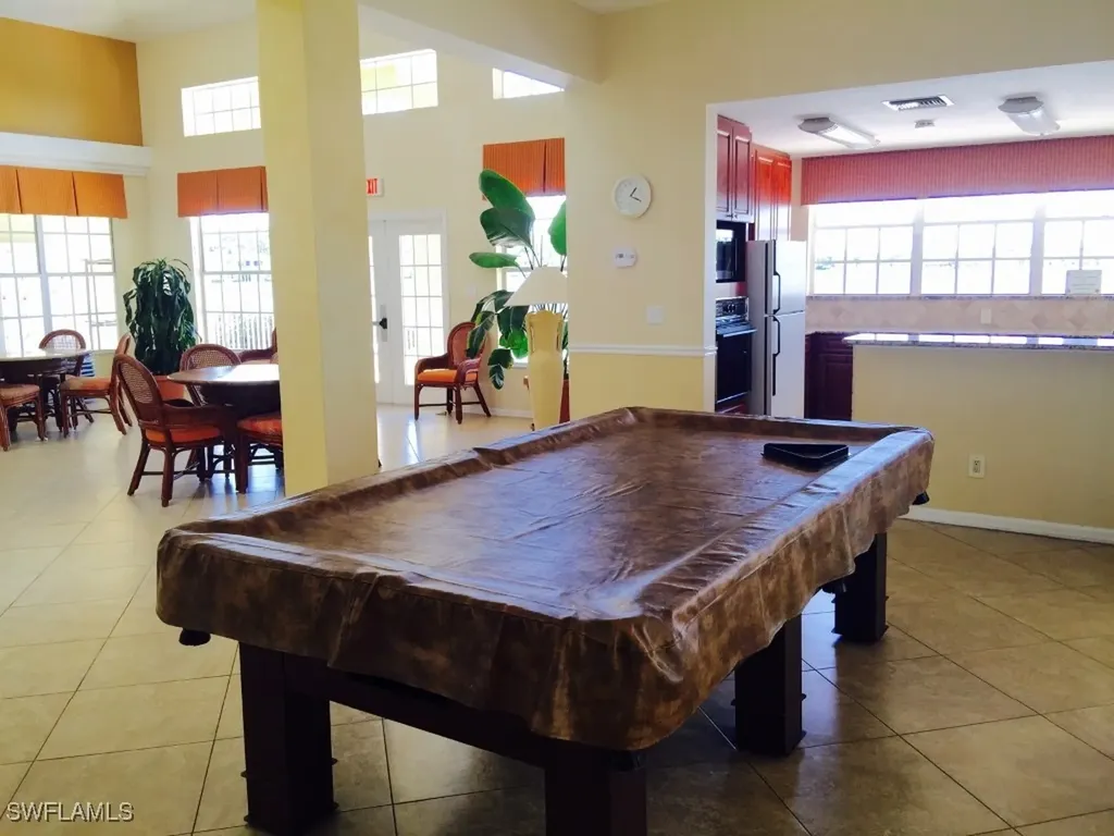 2389 Piccadilly Circus Naples FL 34112