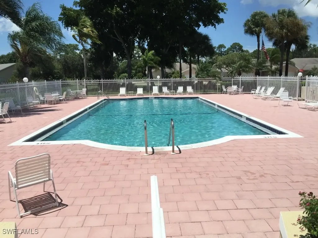 2389 Piccadilly Circus Naples FL 34112