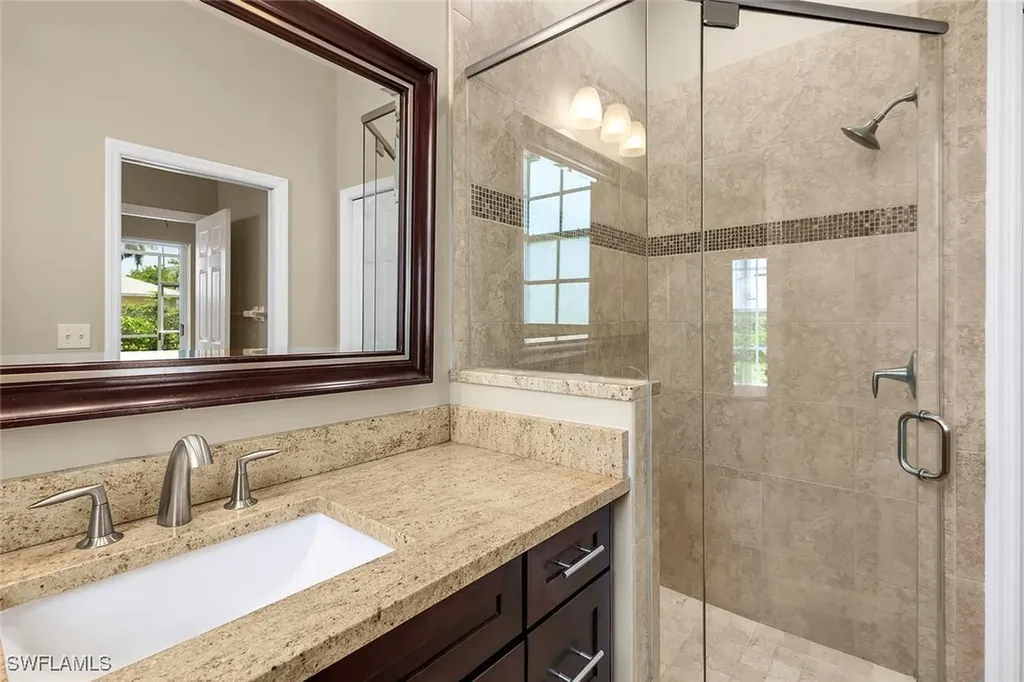 2389 Piccadilly Circus Naples FL 34112