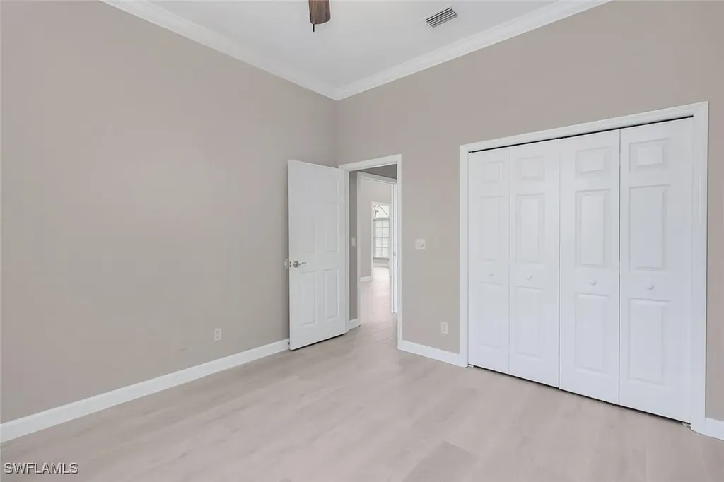 2389 Piccadilly Circus Naples FL 34112