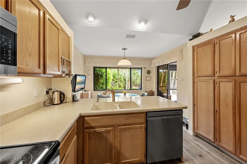 6106 Forest Villas Circle Fort Myers FL 33908