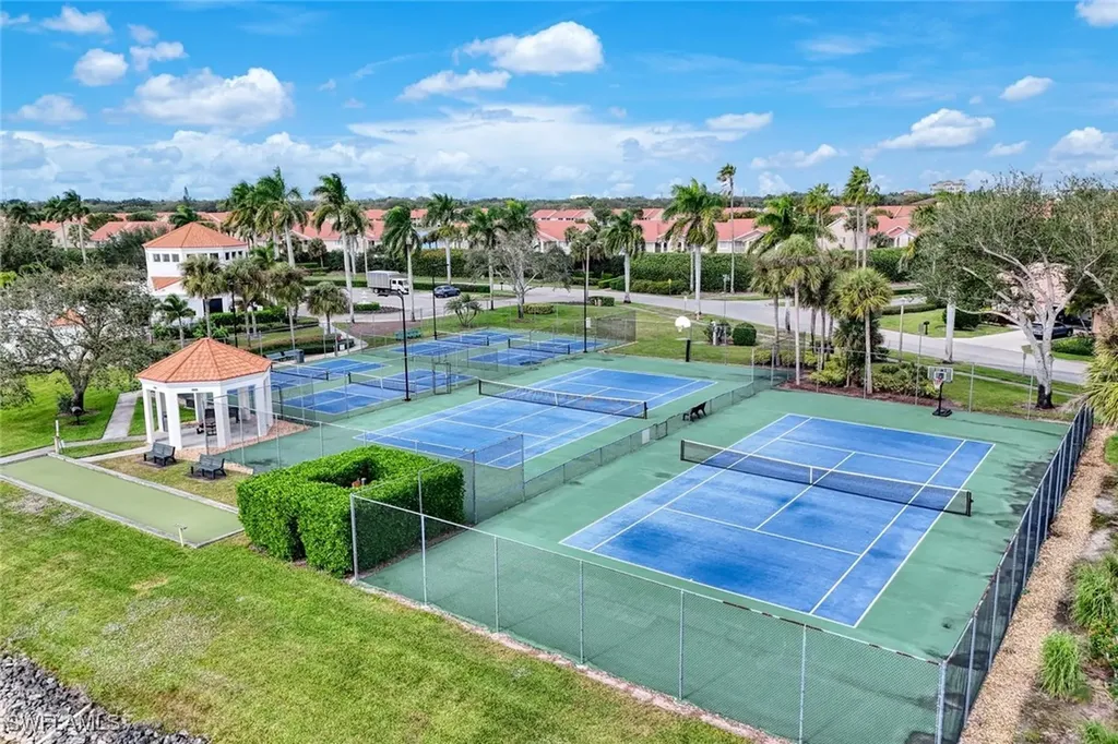 7818 Emerald Circle Naples FL 34109