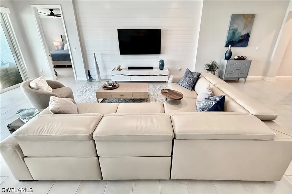 2647 Seychelles Circle Naples FL 34112