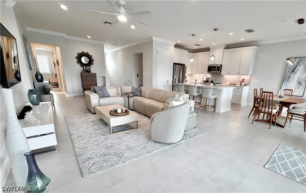 2647 Seychelles Circle Naples FL 34112