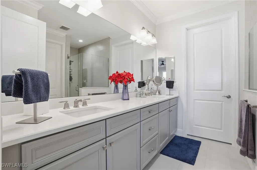 2647 Seychelles Circle Naples FL 34112