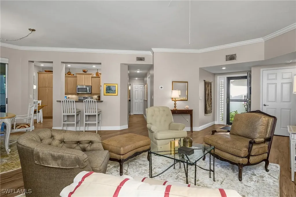 6835 San Marino Drive Naples FL 34108