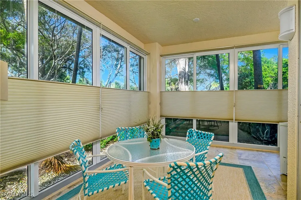 6835 San Marino Drive Naples FL 34108