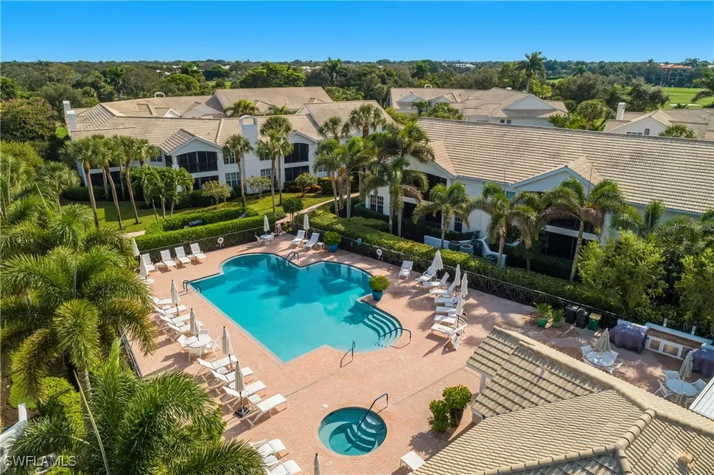 6835 San Marino Drive Naples FL 34108