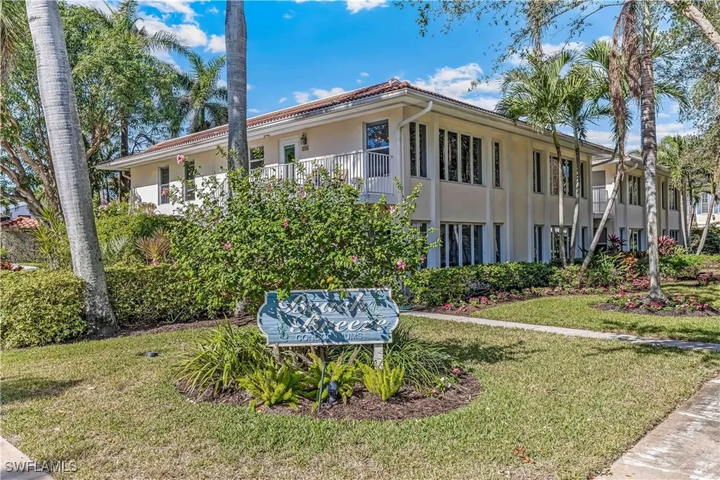 282 4th Street S Naples FL 34102