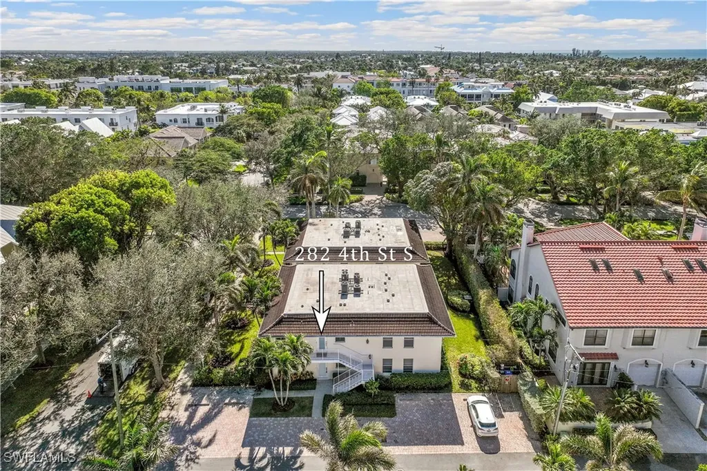 282 4th Street S Naples FL 34102