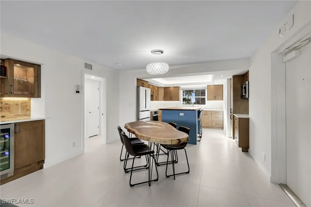 9486 Gulf Shore Drive Naples FL 34108