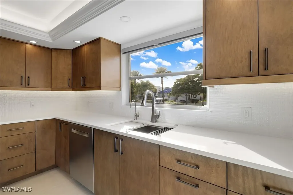 9486 Gulf Shore Drive Naples FL 34108