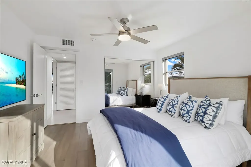 9486 Gulf Shore Drive Naples FL 34108