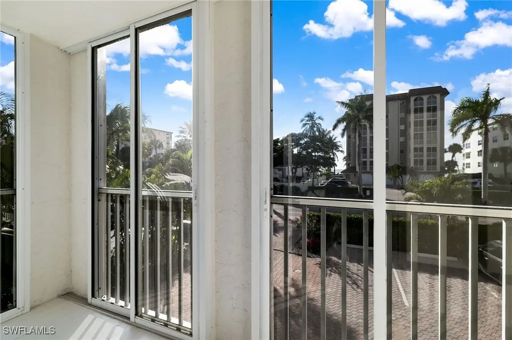 9486 Gulf Shore Drive Naples FL 34108