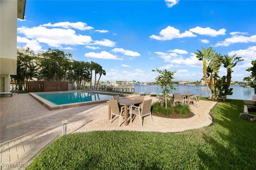 9486 Gulf Shore Drive Naples FL 34108