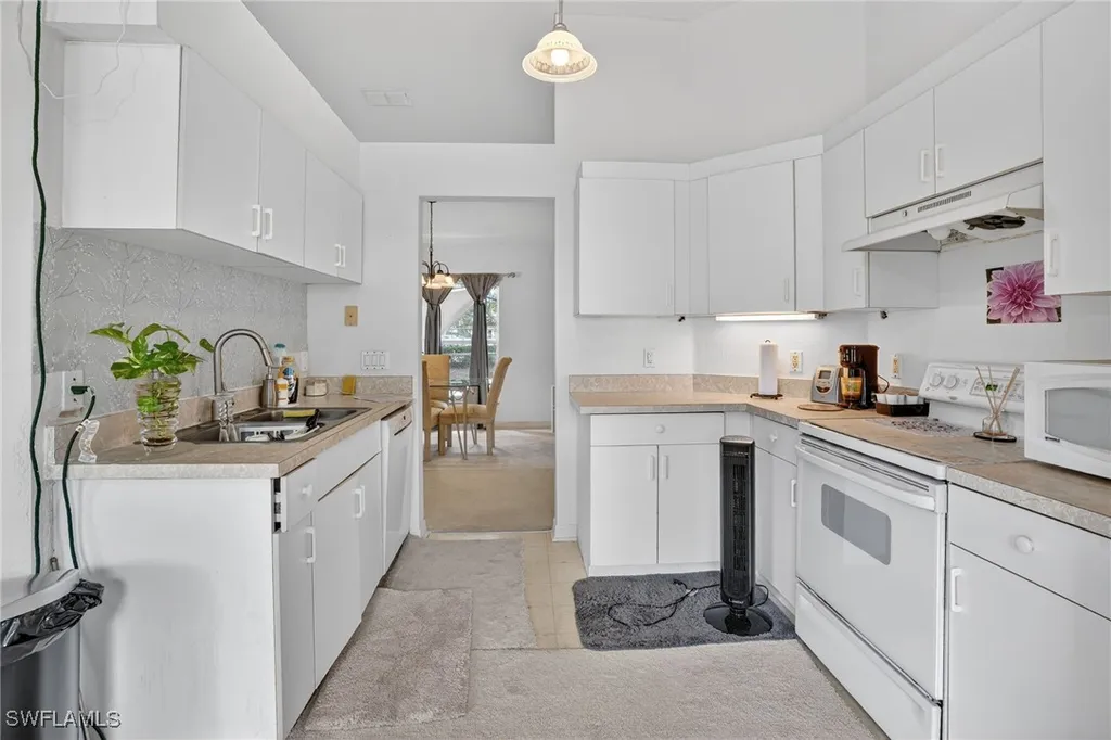 3920 10th Street N Naples FL 34103