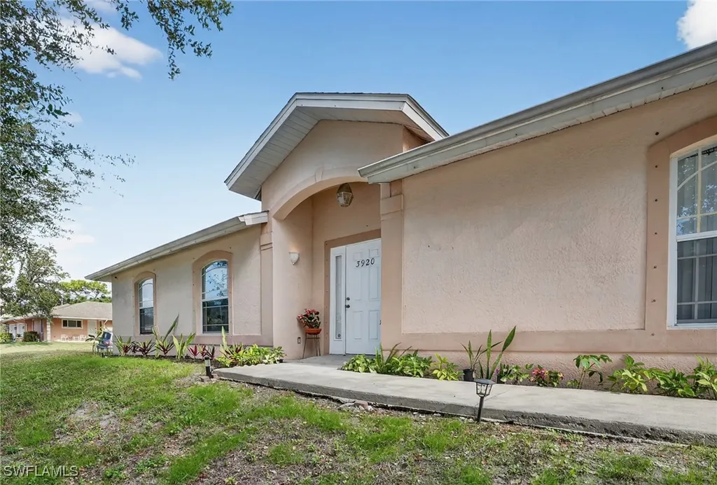 3920 10th Street N Naples FL 34103