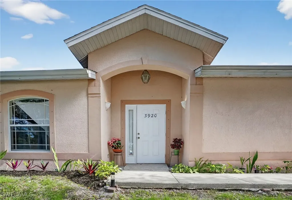 3920 10th Street N Naples FL 34103