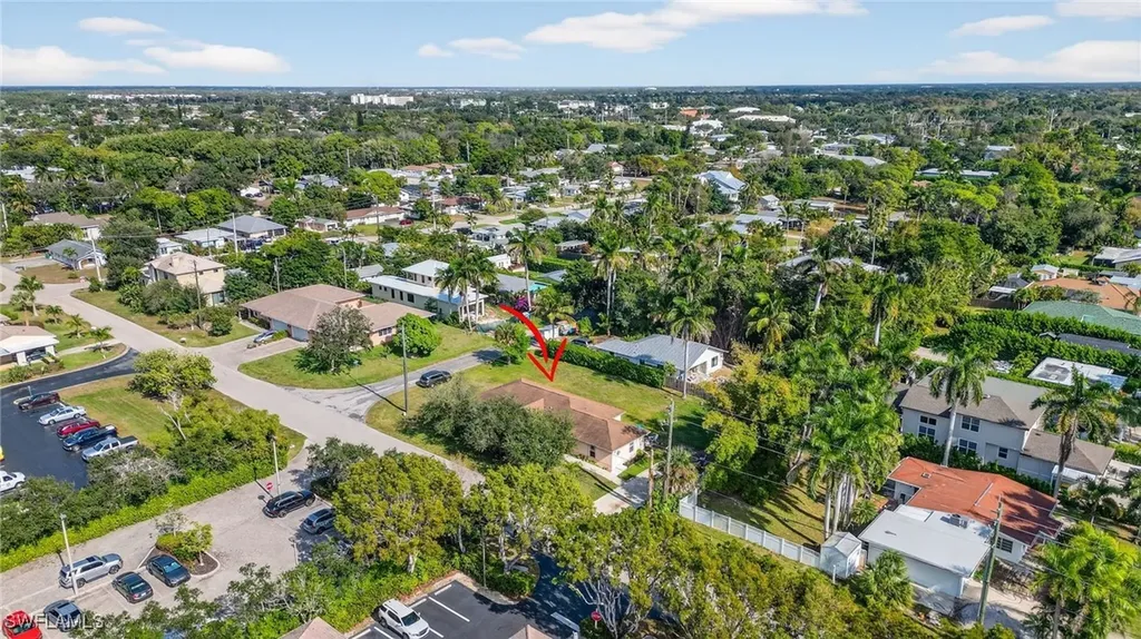 3920 10th Street N Naples FL 34103